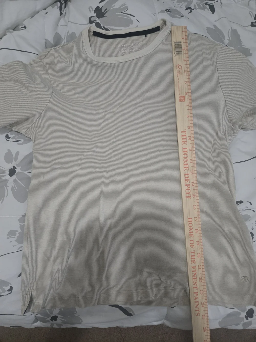 Banana Republic Men's Short-Sleeve Crewneck T-Shirt in Light Cream
